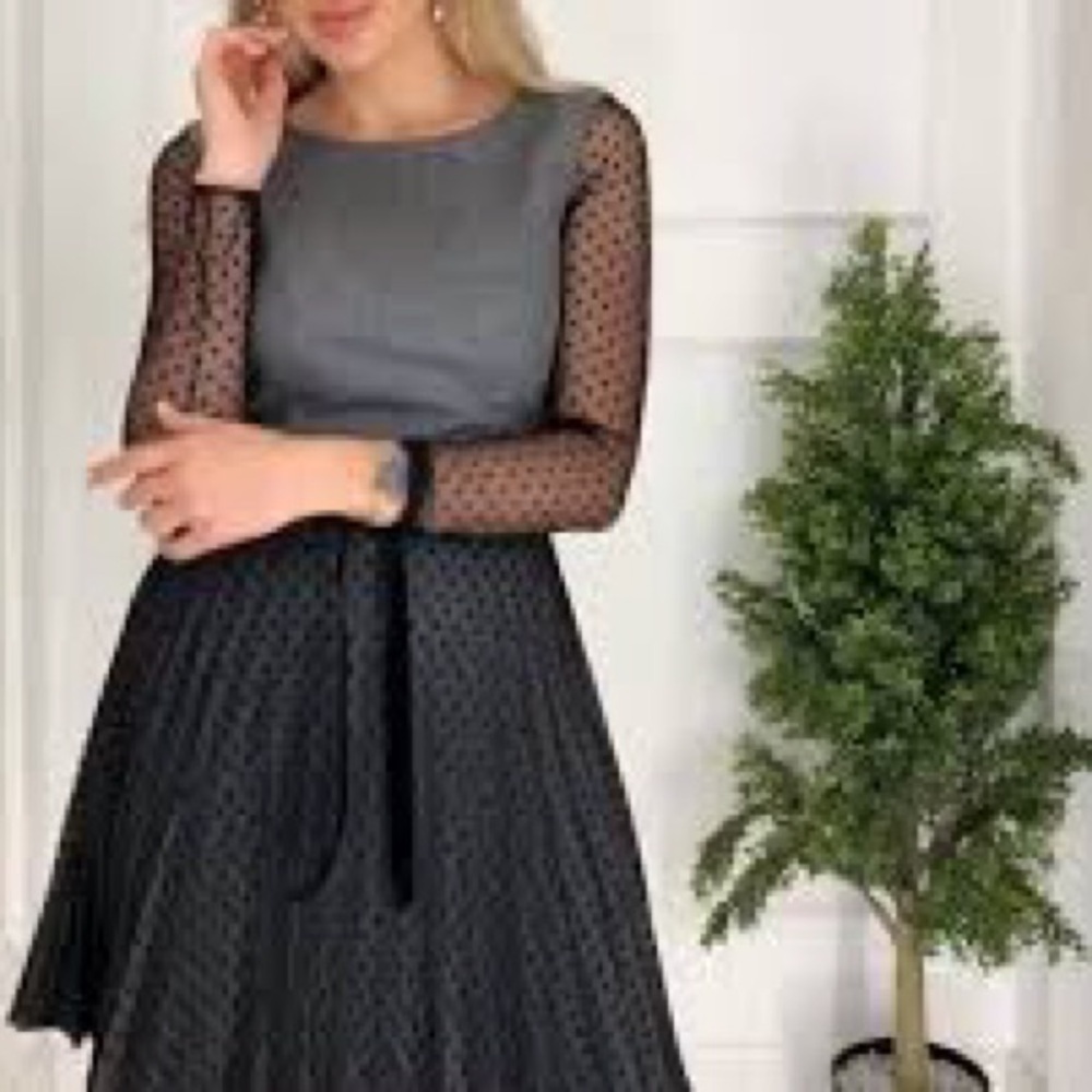 Elegant black dress with a Christmas feel polka dot tulle mesh velvet belt wool